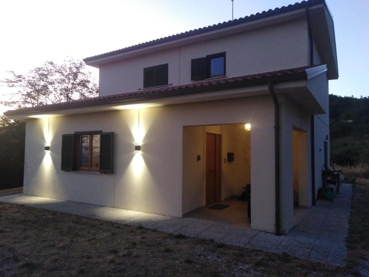 Casa Umbria Apartment Губио Екстериор снимка